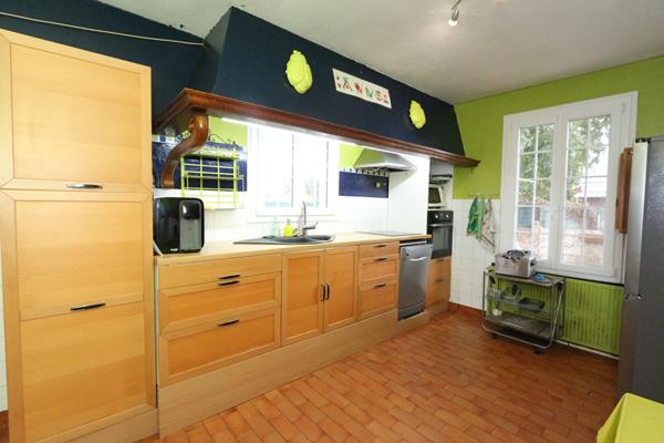 Vaste propriété au calme d'une impasse sur une parcelle de terrain de 570 m²