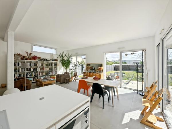 Maison contemporaine 196 m² proche Rennes – Esprit loft, 3 suites et jardin plein sud