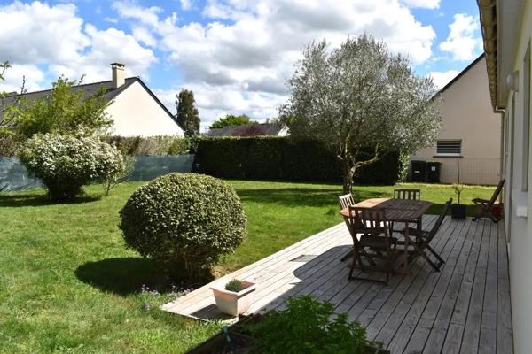 Maison familiale 4 chambres avec jardin, Bouessay
