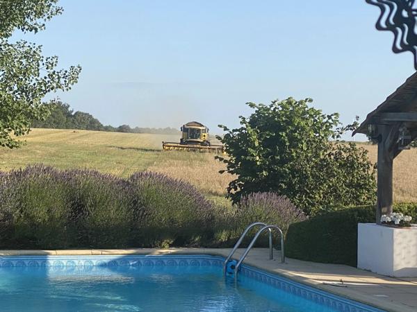 Country Estate: 3 Homes, Lake, Woods, 14ha & 2 Pools