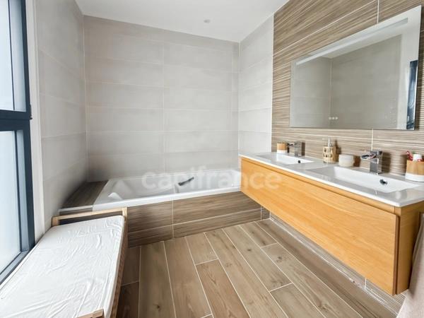 BREST SAINT MARC - Maison contemporaine de 171 m² construite en 2022 (sous garantie décennale).