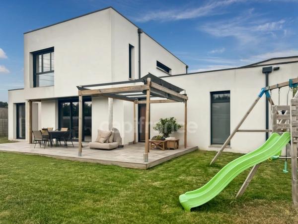 BREST SAINT MARC - Maison contemporaine de 171 m² construite en 2022 (sous garantie décennale).