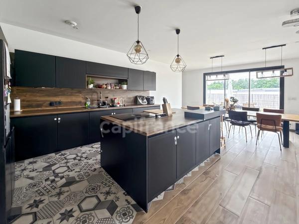 BREST SAINT MARC - Maison contemporaine de 171 m² construite en 2022 (sous garantie décennale).