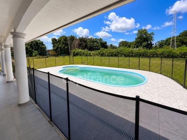 Maison à vendre 4 pièces MACOURIA (973)