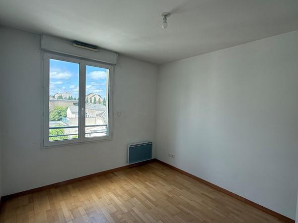 CHASSE ROYALE-APPARTEMENT T3 65m²+PLACE DE PARKING EN SOUS-SOL