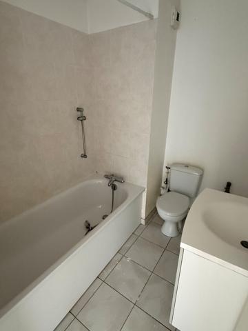 CHASSE ROYALE-APPARTEMENT T3 65m²+PLACE DE PARKING EN SOUS-SOL