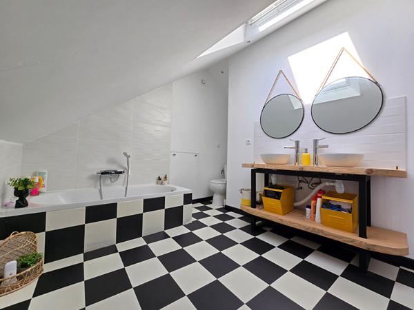 Maison familiale chambre en RDC + grange et garage