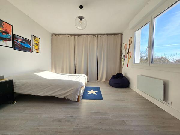 Maison familiale chambre en RDC + grange et garage