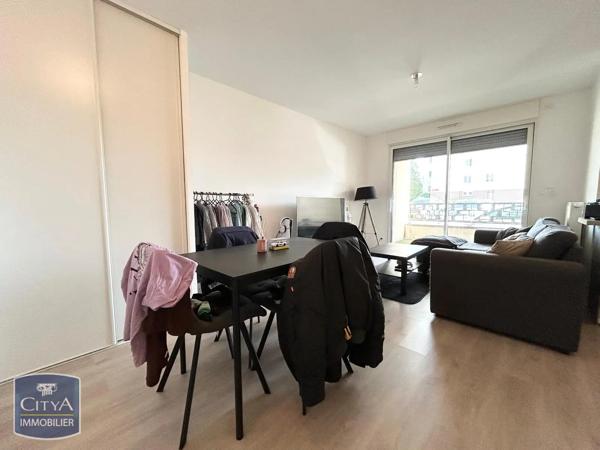 Appartement à louer 3 pièces 61.15m² Tours (37100)