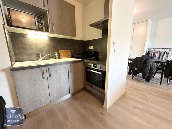 Appartement à louer 3 pièces 61.15m² Tours (37100)