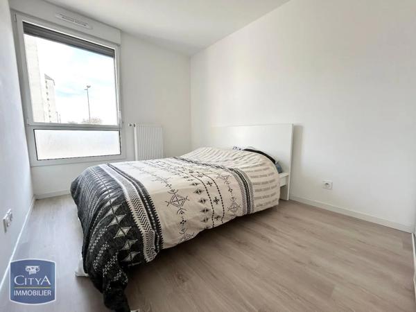 Appartement à louer 3 pièces 61.15m² Tours (37100)