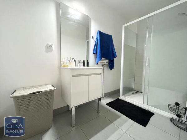 Appartement à louer 3 pièces 61.15m² Tours (37100)