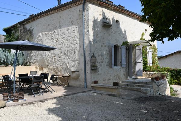 Pujols (47300) Charmante maison en pierre avec gîte et piscine