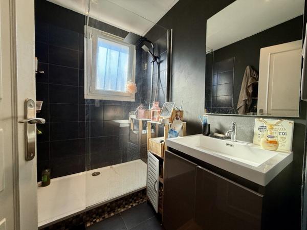 Appartement T3 de  60 m2 avec  2 chambres , rue de Nantes à Rennes, à 15 min à pied du centre-ville,