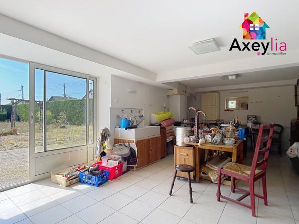 Le Coteau (42120) A VENDRE - LE COTEAU - MAISON DES ANNÉES 30 AVEC TROIS CHAMBRES, TERRAIN ET DÉPENDANCES