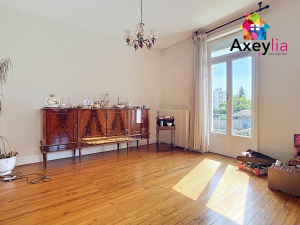 Le Coteau (42120) A VENDRE - LE COTEAU - MAISON DES ANNÉES 30 AVEC TROIS CHAMBRES, TERRAIN ET DÉPENDANCES