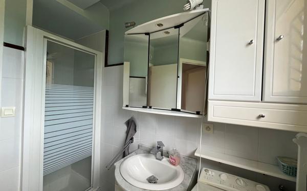 Appartement à vendre    2 pièces •  Saint-Estève