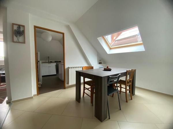 À LOUER – Superbe T4 meublé rénové de 84 m² – Dernier étage – BELFORT Centre