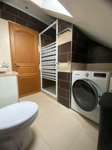 À LOUER – Superbe T4 meublé rénové de 84 m² – Dernier étage – BELFORT Centre