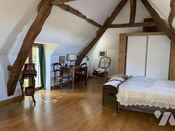 A VENDRE : Charmante maison de village en pierre avec une belle vue sur la vallée, sur un terra...