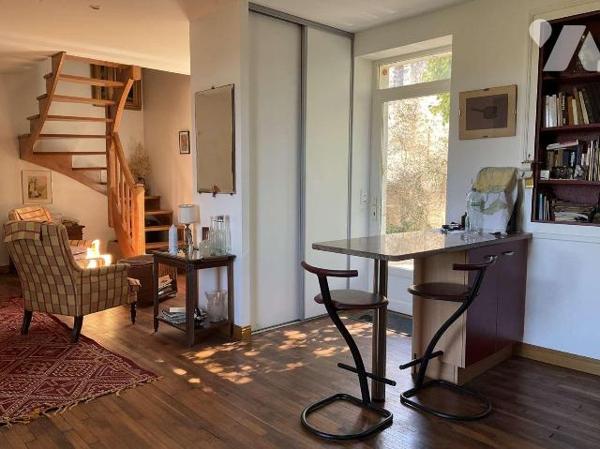 A VENDRE : Charmante maison de village en pierre avec une belle vue sur la vallée, sur un terra...