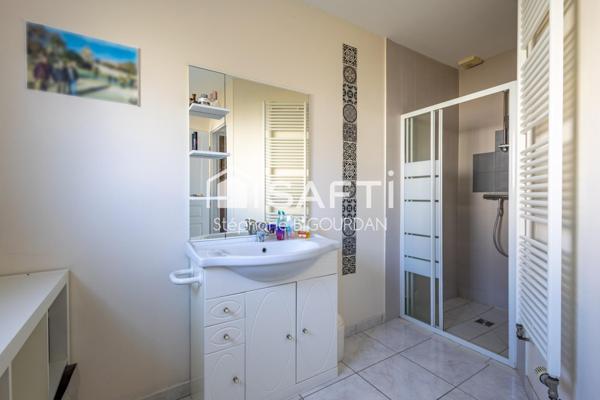 Maison individuelle 160m², 5 ch, 900m², piscine, Pirey