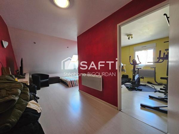 Maison individuelle 160m², 5 ch, 900m², piscine, Pirey