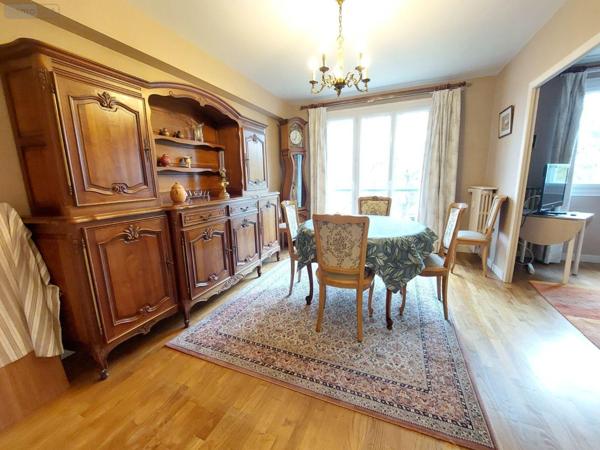 Appartement à vendre à Saint-Jacques-de-la-Lande en Ille-et-Vilaine (35136), ref : 35009/CM-307