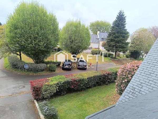 Fouesnant, en impasse, le centre ville à pied, maison d'architecte, 143 m², 4 chambres, deux bureaux, sous-sol enterré, double garage
