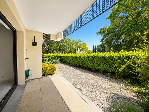 CASTANET-TOLOSAN - T4 de 92 m² en rez-de-jardin avec garage et cave