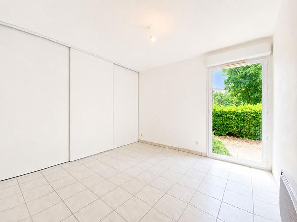 CASTANET-TOLOSAN - T4 de 92 m² en rez-de-jardin avec garage et cave