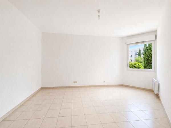 CASTANET-TOLOSAN - T4 de 92 m² en rez-de-jardin avec garage et cave