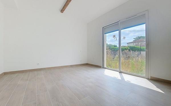 Maison à vendre    5 pièces •  Générac