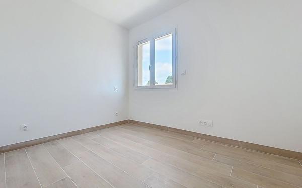 Maison à vendre    5 pièces •  Générac