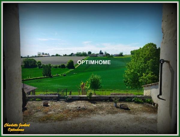 Corps de ferme au calme avec vue dégagée sur la campagne