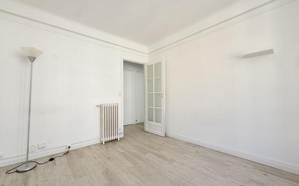 Appartement à vendre    2 pièces • 32,64 m2 Vanves