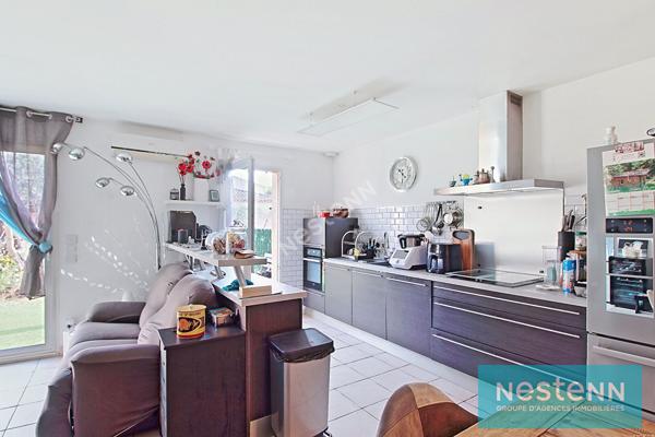 Maison moderne à vendre à Istres - 3 chambres, jardin et garage !