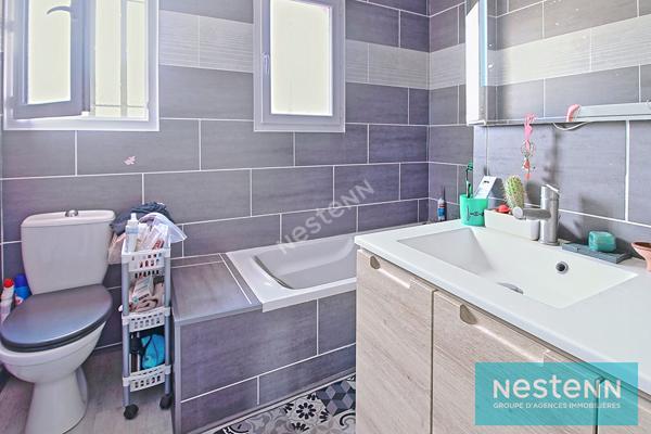 Maison moderne à vendre à Istres - 3 chambres, jardin et garage !