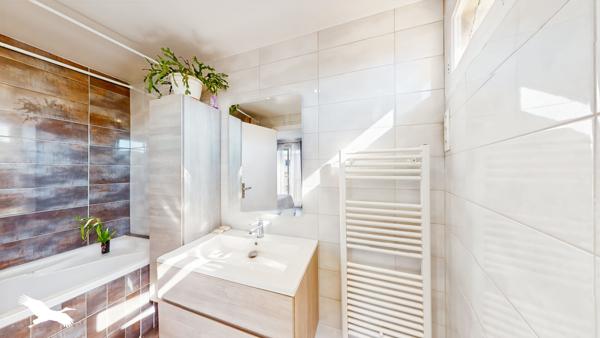 Appartement à vendre 249 900 € Marseille 09 4 p 98,9 m² DPE C