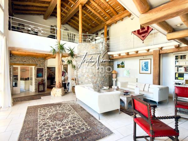 Maison d'exception - 212 m2 en 4 faces - Saint Cyprien Le Golf
