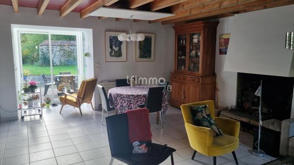 Maison ancienne rénovée de 158 m², Couëron hameau de la Galonnière.