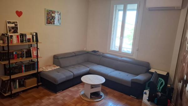 Plaissan (34230) Maison vigneronne R+2 avec garage