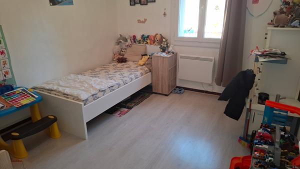 Plaissan (34230) Maison vigneronne R+2 avec garage