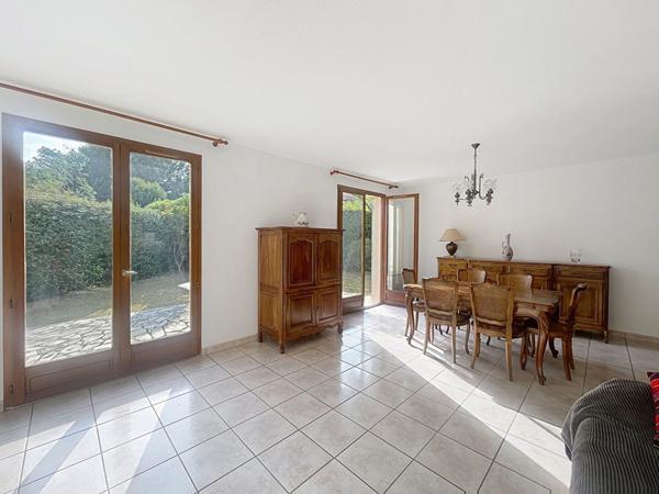 FREJUS Villa T4 Quartier résidentiel, jardin, garage, calme