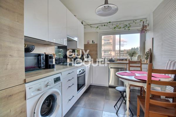APPARTEMENT À VENDRE DE 5 PIÈCES DE 121,10 M²