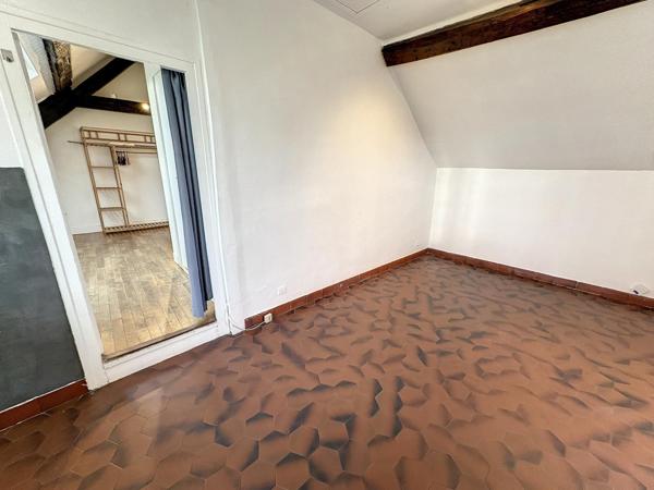 F2 situation recherchée plein centre au calme !