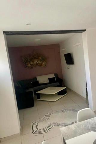 Maison rénovée avec revenu locatif - Quartier recherché de Clavière à Alès