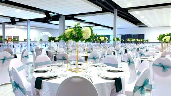 Local d activites de 980 m²