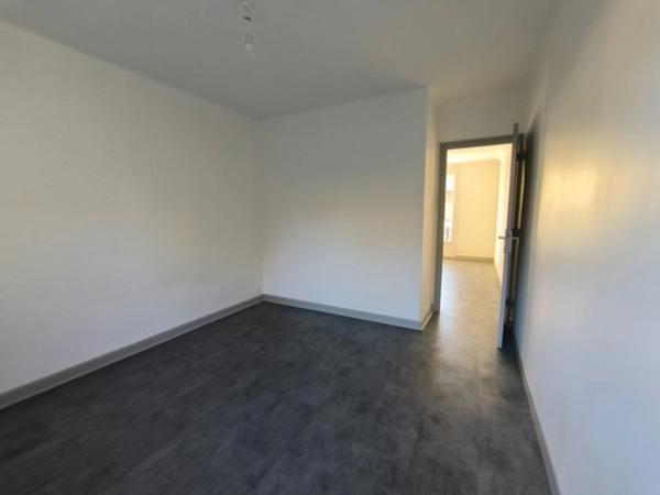 Appartement rive de gier 3 pièces-55,98m²-2 chambres-cave-place de parking privative