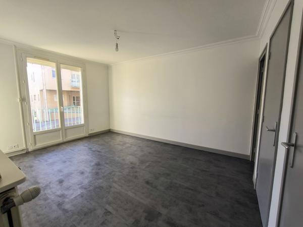 Appartement rive de gier 3 pièces-55,98m²-2 chambres-cave-place de parking privative